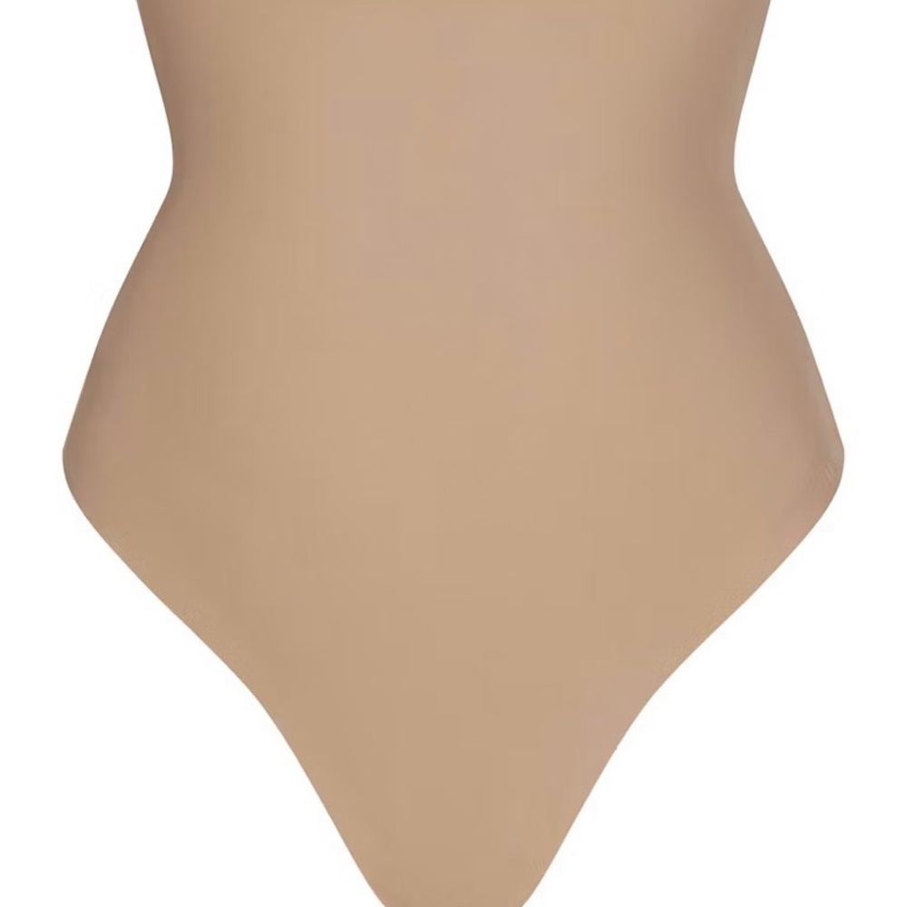 SKIMS Nude Seamless Shaping Thong Bodysuit